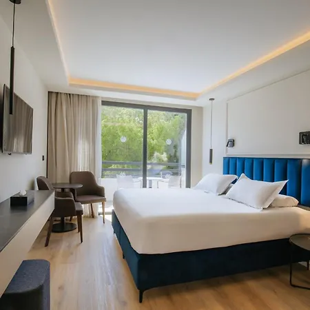 Odysseia Hotel Kapetanios Limassol Exterior photo
