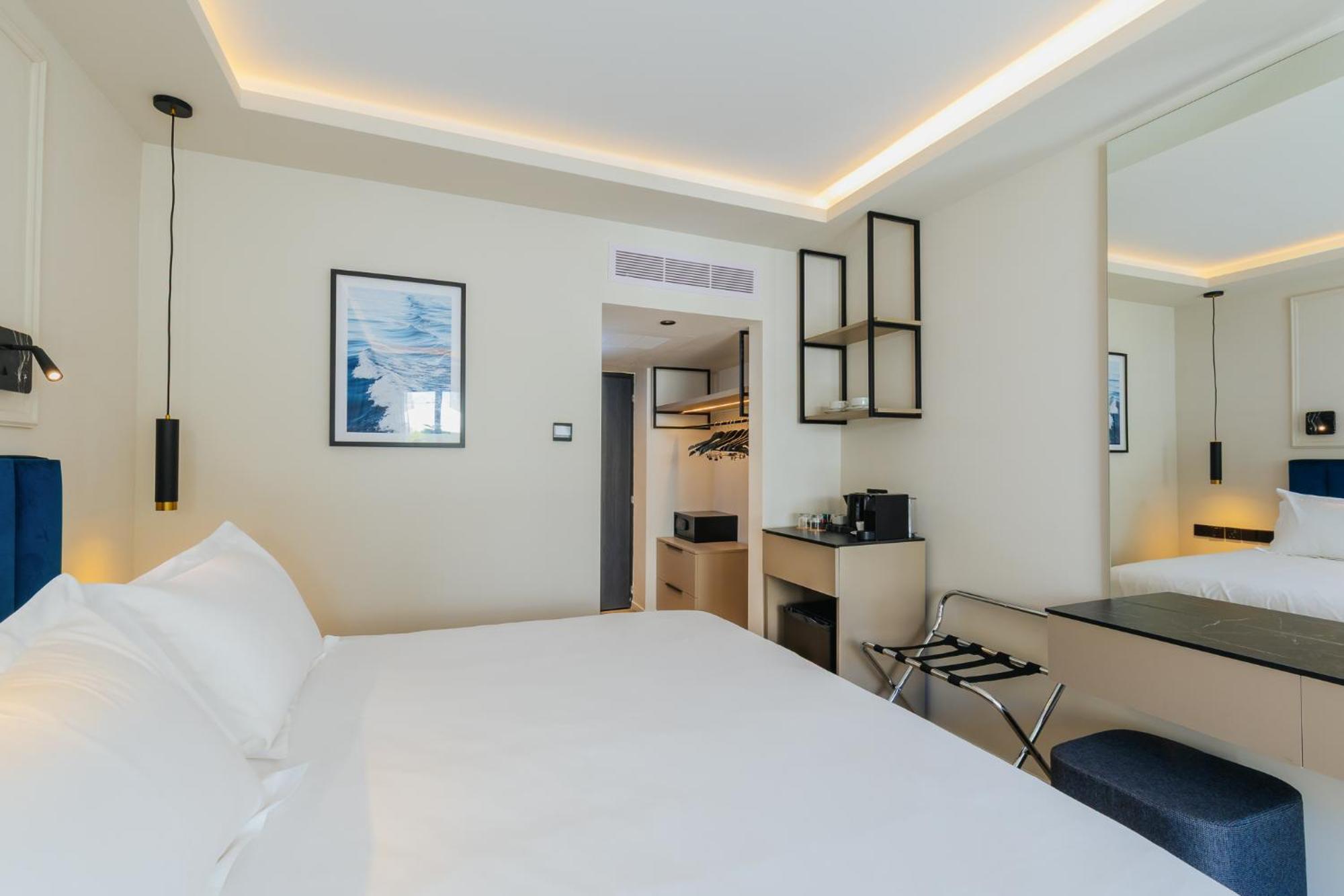 Отель Odysseia Kapetanios 4*