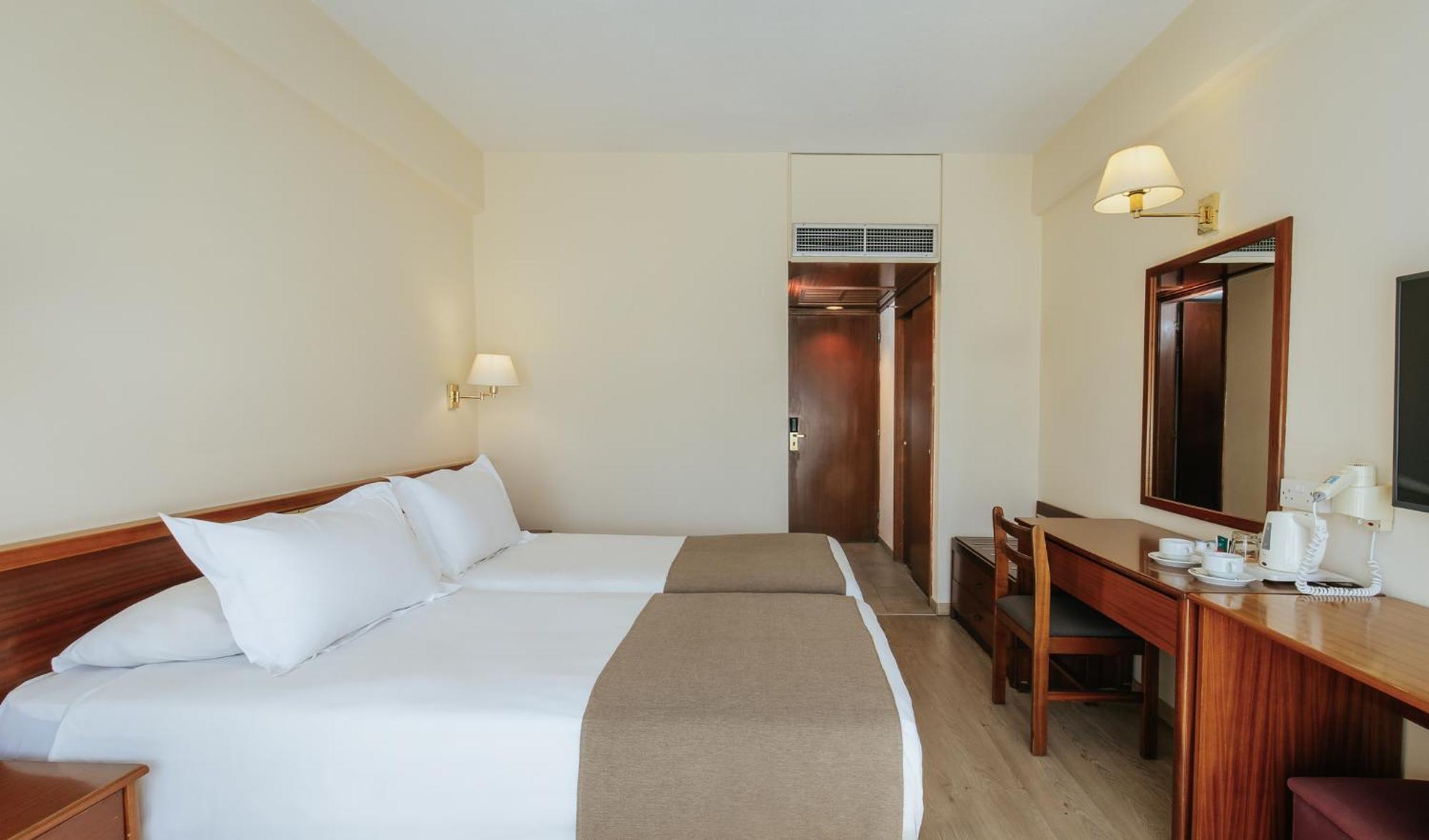 Odysseia Kapetanios Hotel 4*